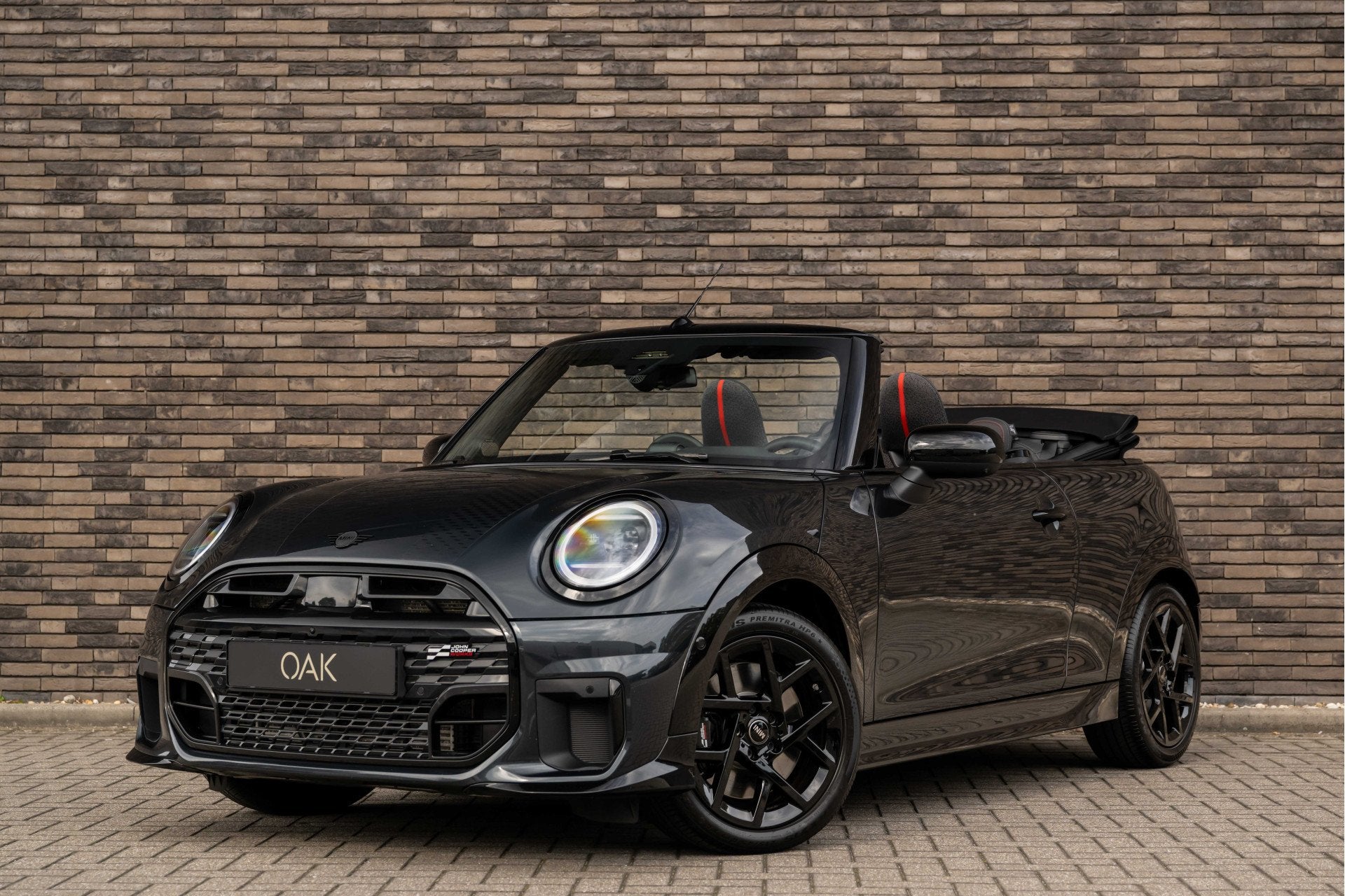 MINI Cabrio 2.0 Cooper C John Cooper Works XL | Leder | Memo, Auto's, 15 km/l, Gebruikt, Zwart, 4 stoelen