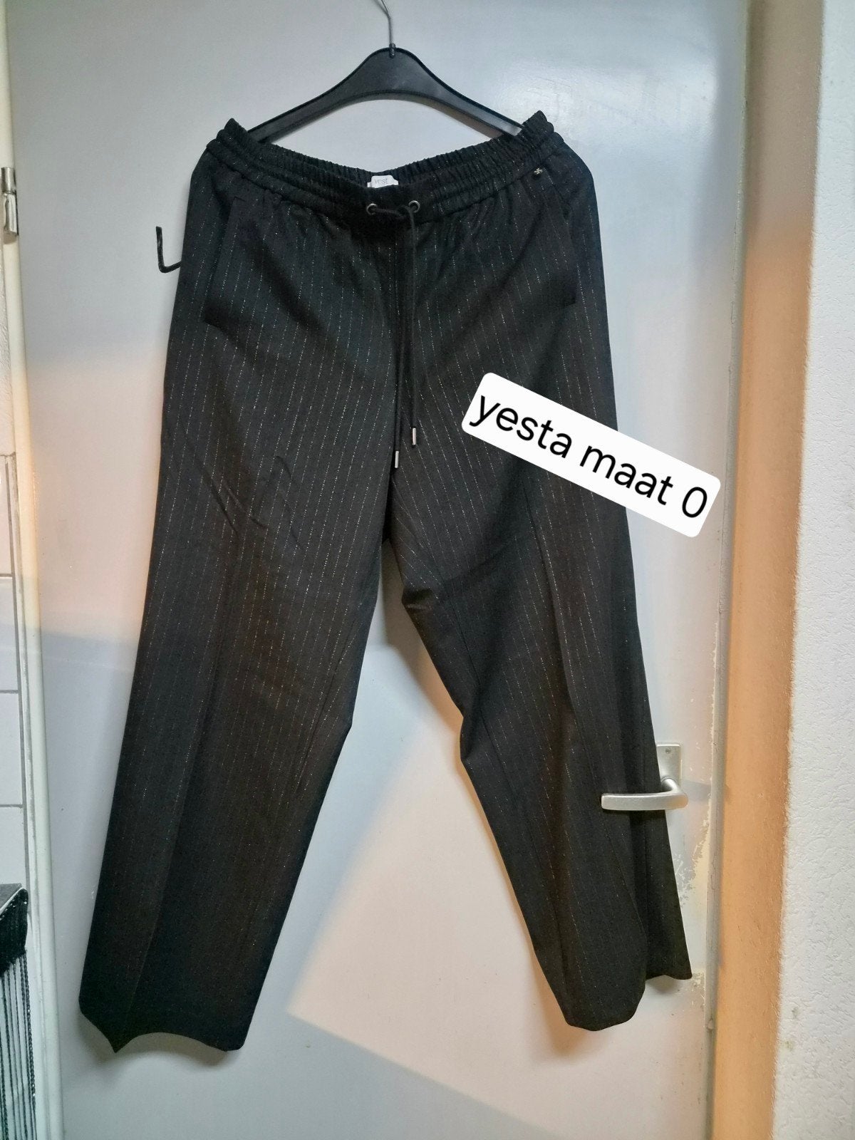 yesta maat 0, Kleding | Dames, Ophalen of Verzenden, Zo goed als nieuw, Broek of Spijkerbroek