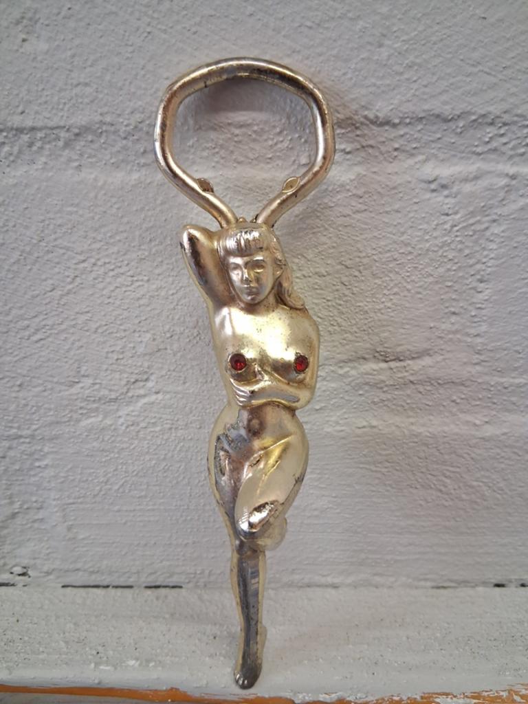 vintage messing flesopener in de vorm van een naakte vrouw, Ophalen of Verzenden
