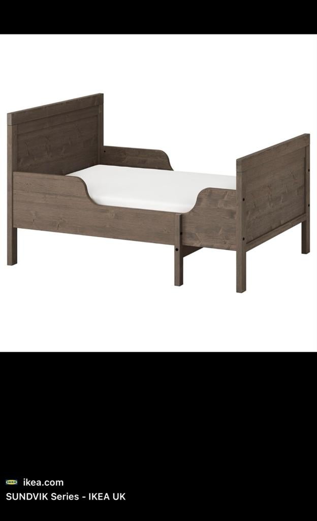 IKEA Sundvik uitschuifbaar kinderbed (bruin), Huis en Inrichting, Slaapkamer | Bedden, Ophalen, 90 cm, Eenpersoons, Bruin