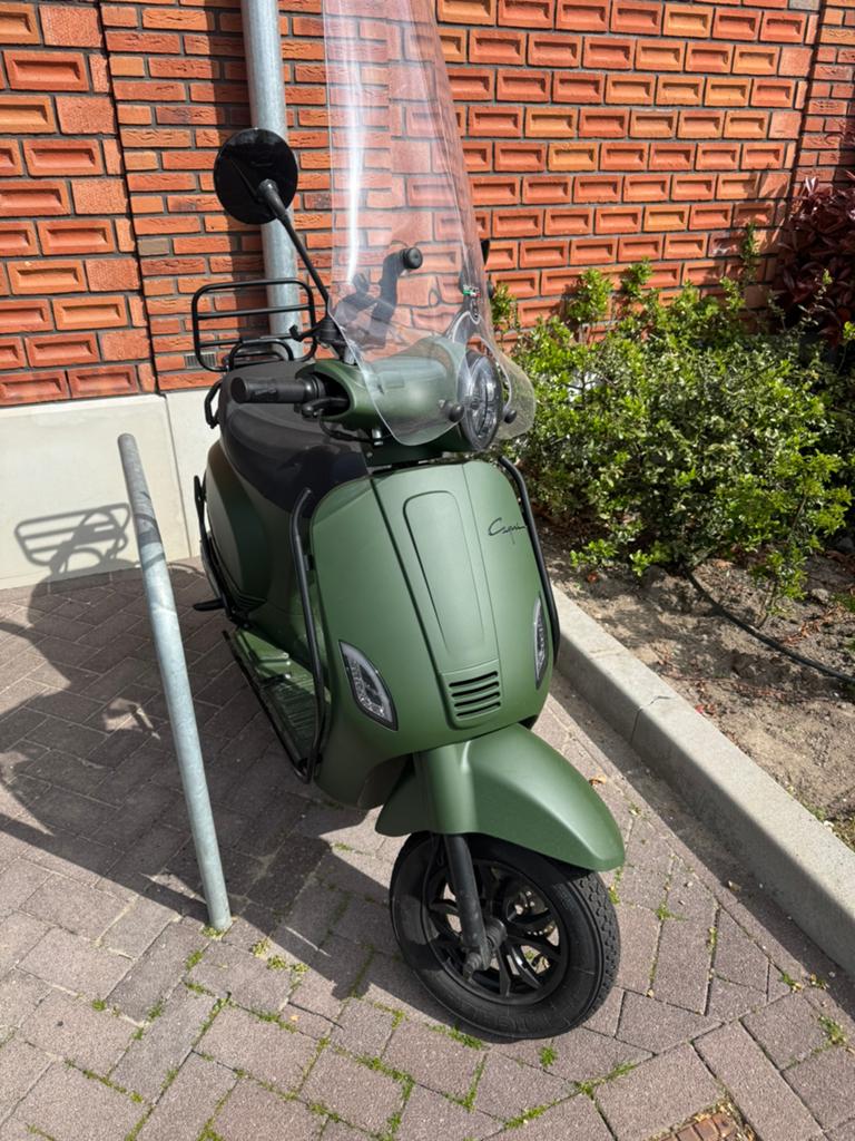 Capri Scooter geel kenteken 2025, 1.000km, veel opties, Fietsen en Brommers, Snorfietsen en Snorscooters, Ophalen, Zo goed als nieuw