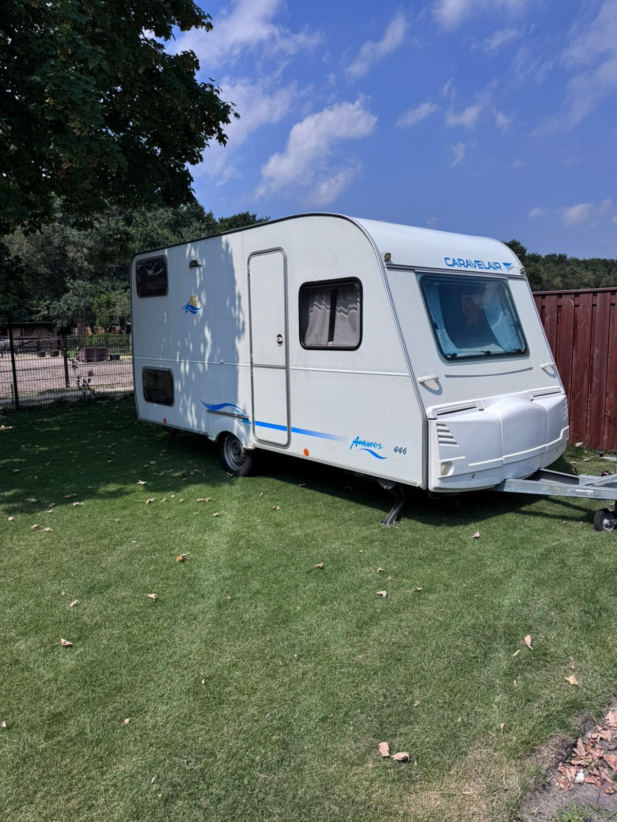 Caravelair antares 400 caravan met drie persoons stapelbed, Treinzit, Particulier, Meer dan 6, 5 tot 6 meter