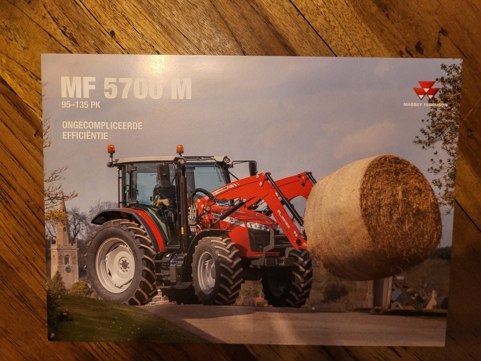 tractor folder Massey Ferguson 5700 M, Boeken, Ophalen of Verzenden, Zo goed als nieuw