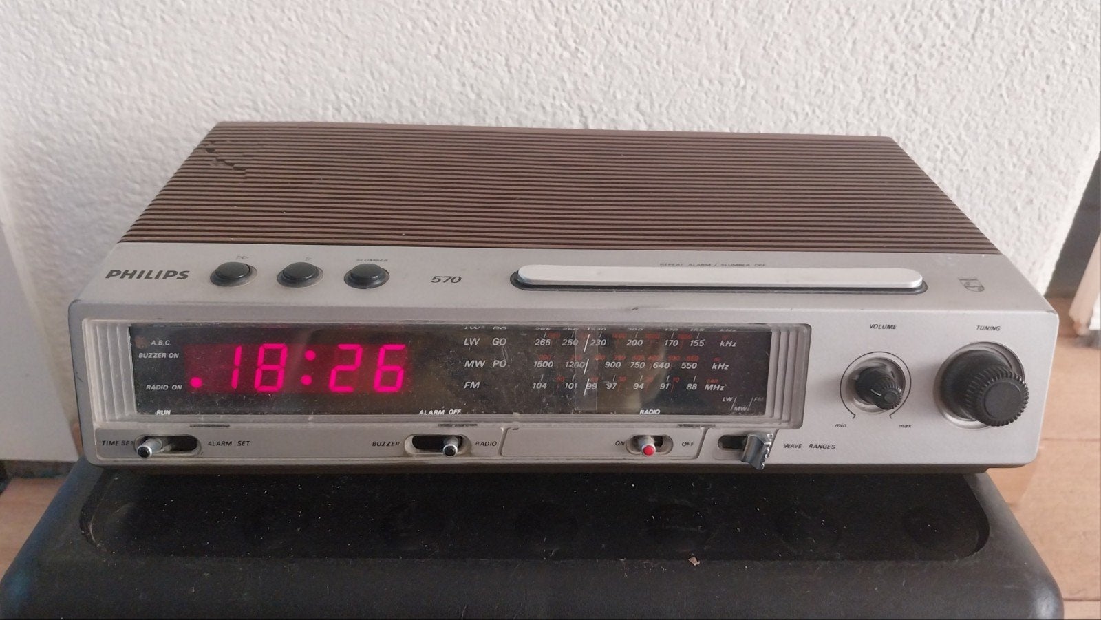 Philips 570 Radio-wekker, Ophalen of Verzenden, Gebruikt