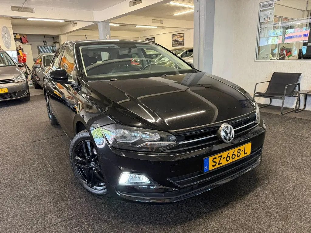 Volkswagen Polo 1.0 *NAP*NL*Carplay*Velgen*LED € 9.695,00, Start-stop-systeem, 1005 kg, Zwart, Origineel Nederlands