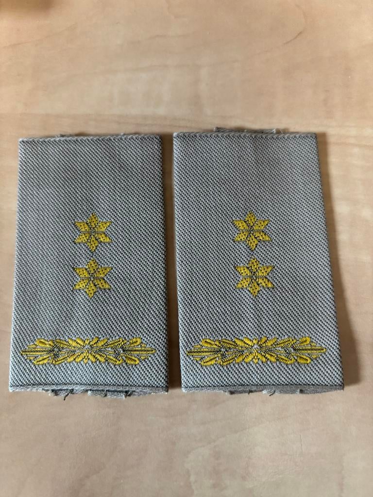 Set rangen luitenant kolonel zandkleur, Verzamelen, Verzenden, Landmacht, Nederland, Embleem of Badge