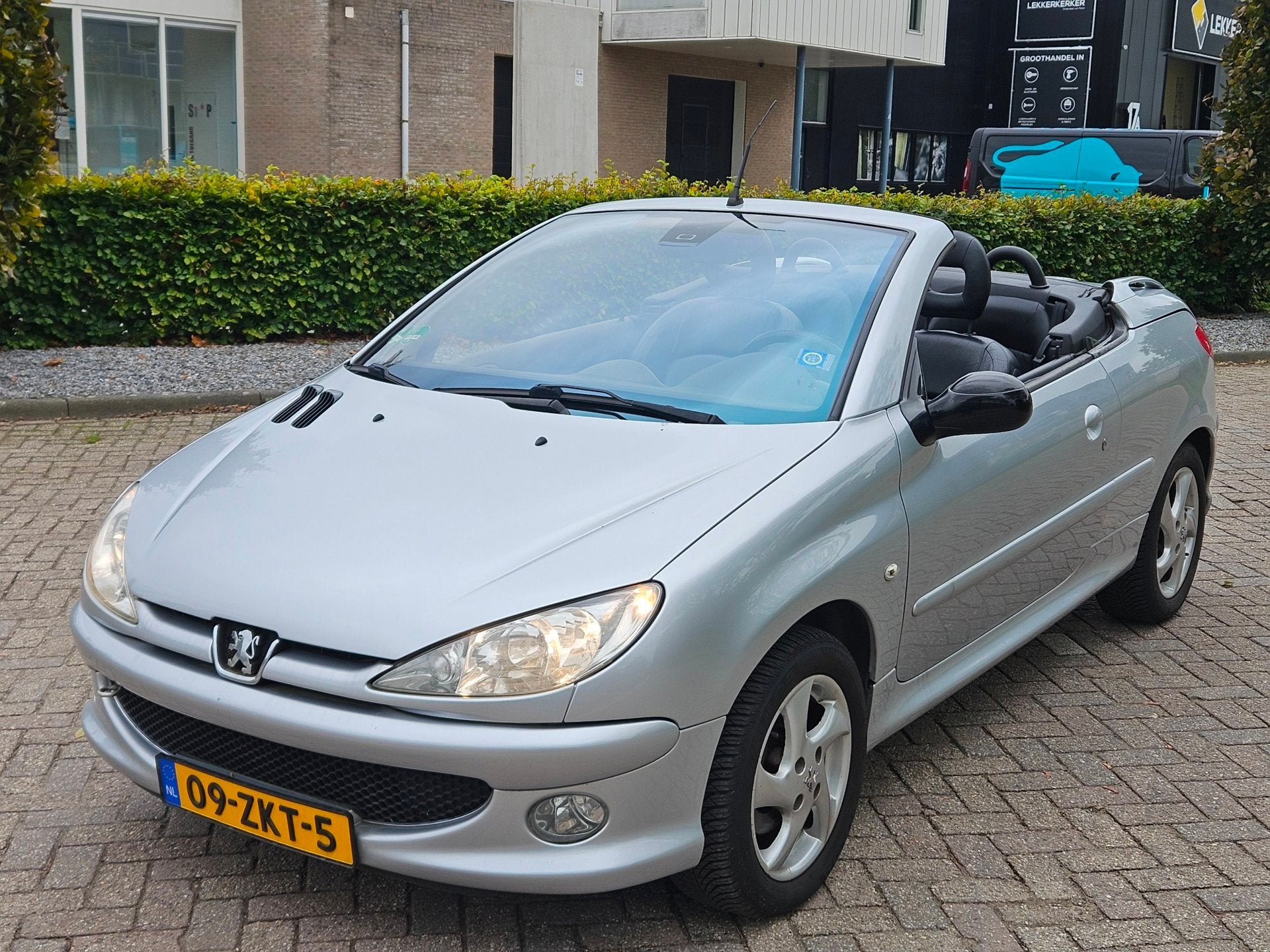 Peugeot 206 CC 2.0-16V Roland Garros, 136 pk, Gebruikt, 4 cilinders, Cabriolet