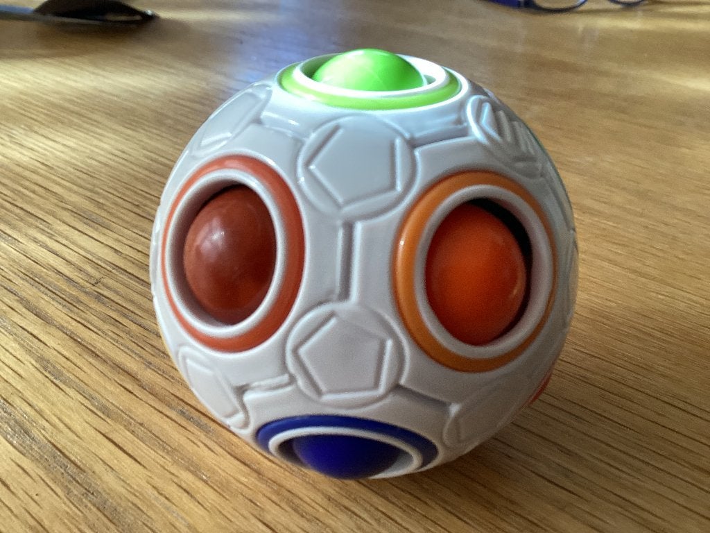 Rubik's Magic Rainbow Ball Fidget Speelgoed, Ophalen of Verzenden, Gebruikt