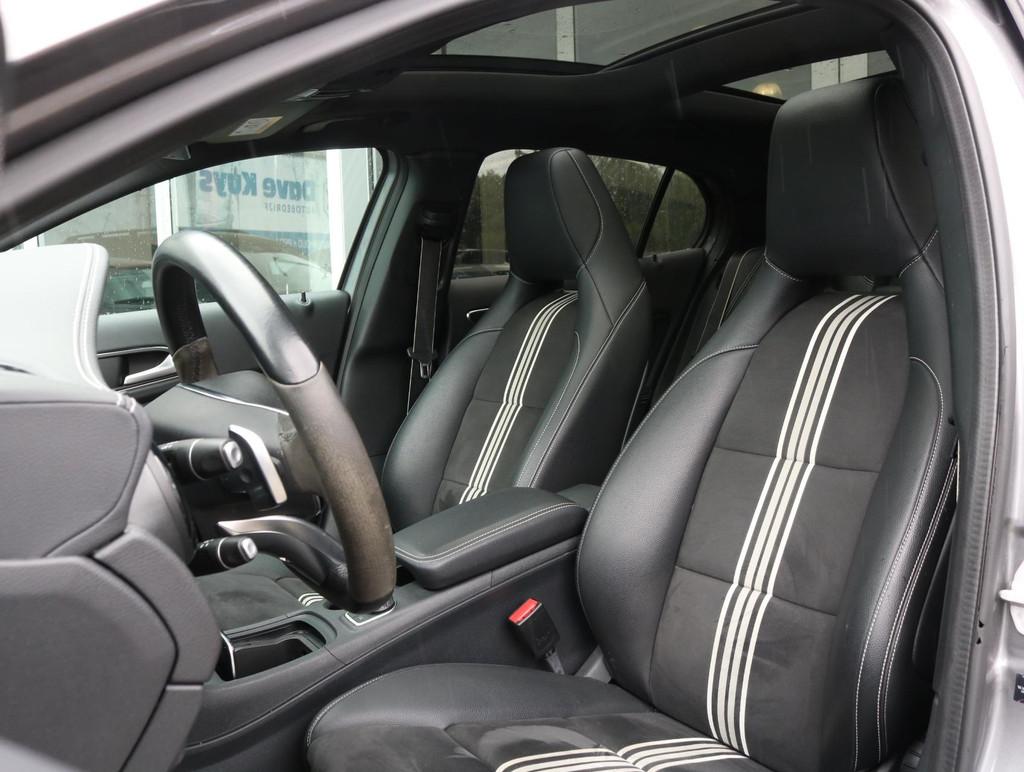 Mercedes-Benz GLA 200 AMG line | Panoramadak, 12 maanden, Gebruikt, Euro 6, Leder en Stof