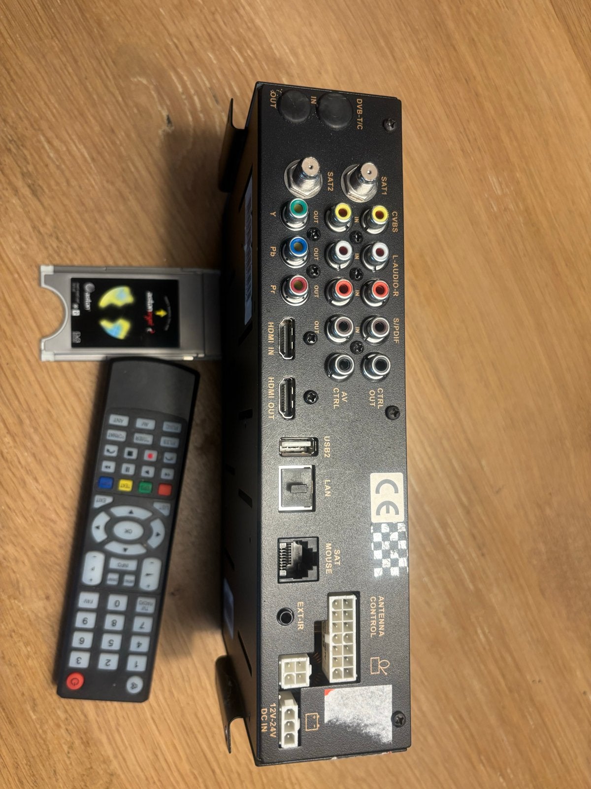 Oyster Vision II HDTV satellietontvanger met afstandsbedieni, Ophalen, Gebruikt, Decoder