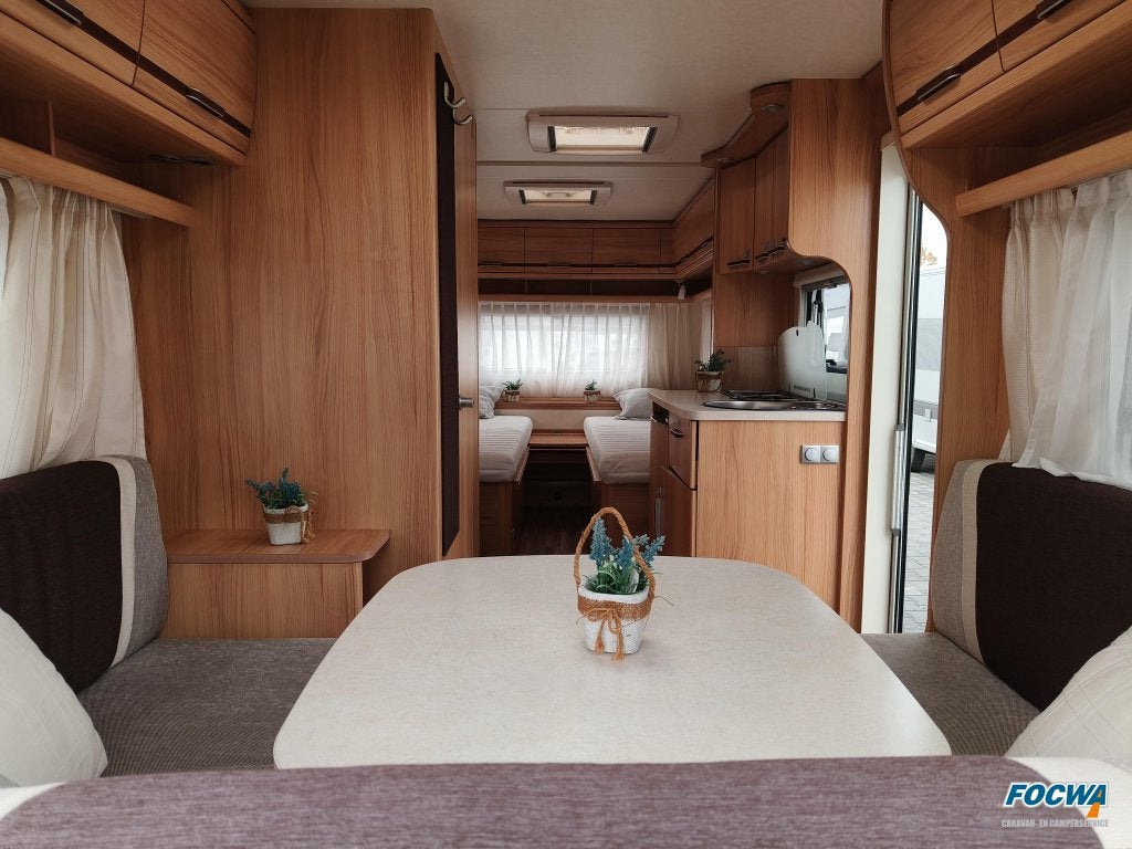 Wilk Vida 490 UE Verkocht Verkocht, Caravans en Kamperen, Rondzit, Bedrijf, 4 tot 5 meter, 1250 - 1500 kg