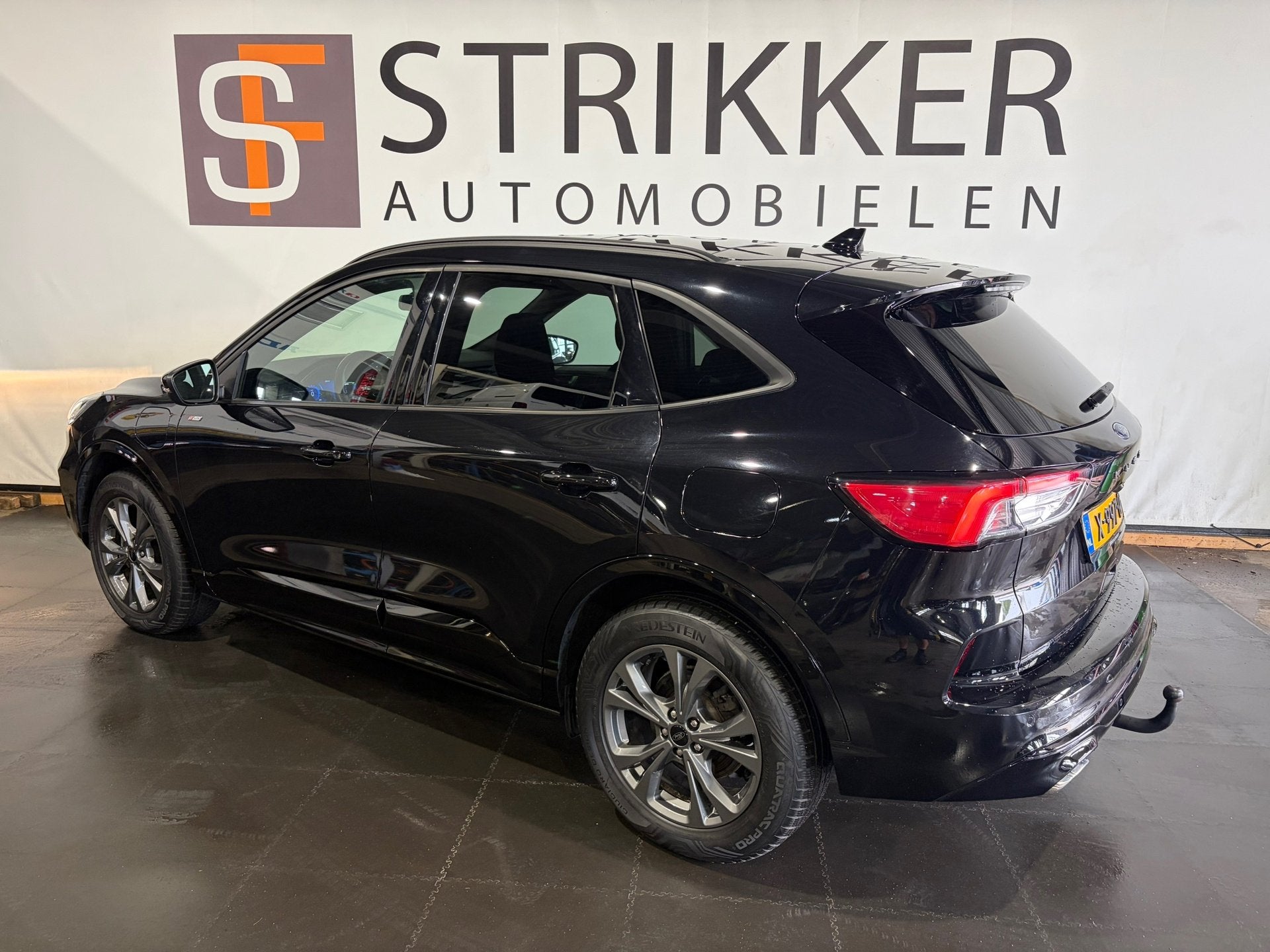Ford Kuga 2.5 PHEV ST-Line, Auto's, Gebruikt, 4 cilinders, Zwart, Plug-in hybride