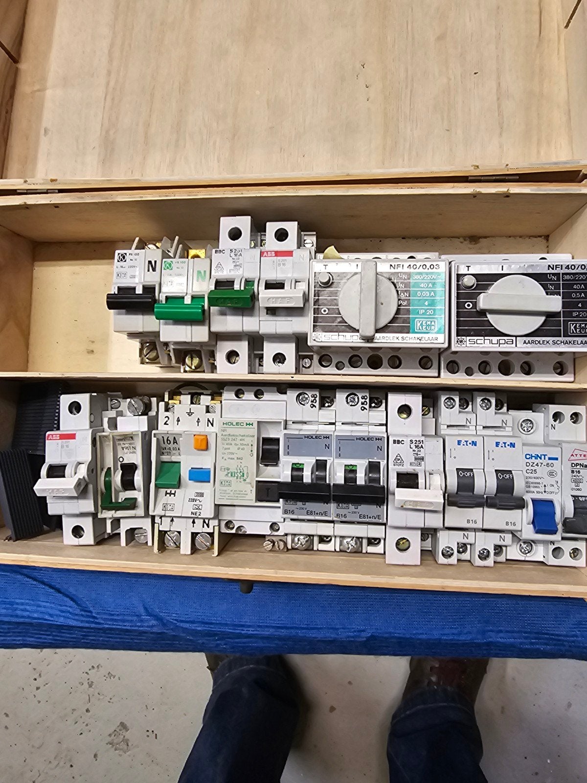 Elektrische componenten: aardlekschakelaars, automaten, Ophalen of Verzenden, Gebruikt, Eaton, Installatieautomaat
