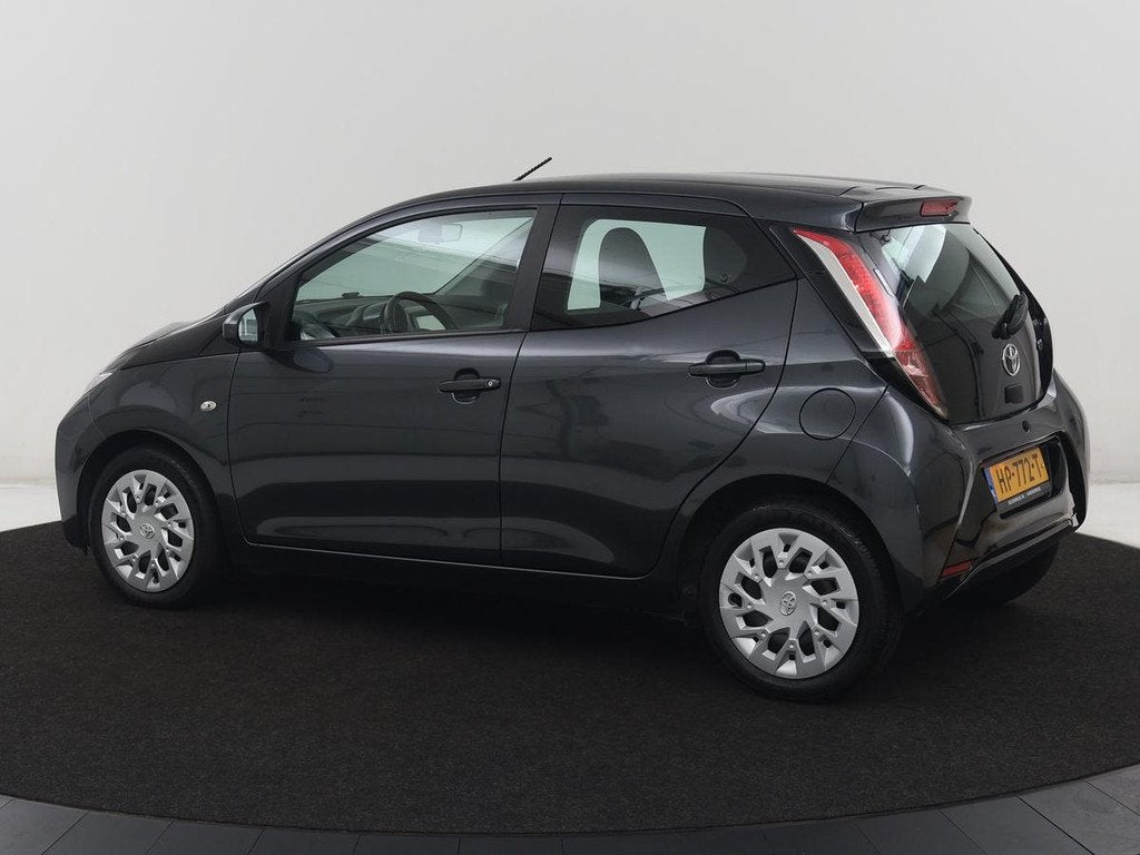 Toyota Aygo 1.0 VVT-i x-play | Camera | Cruise control | Air, Voorwielaandrijving, Stof, Gebruikt, Euro 6