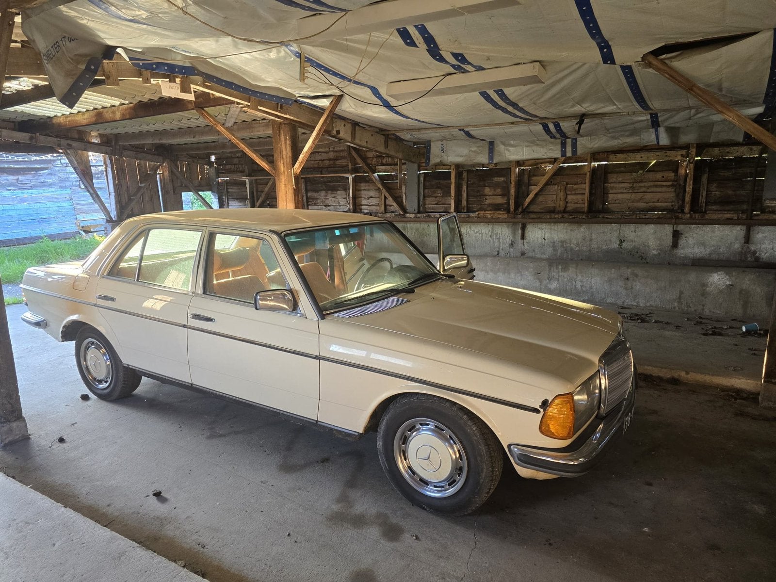 Mercedes-Benz W123 sedan (4-deurs),, Ophalen