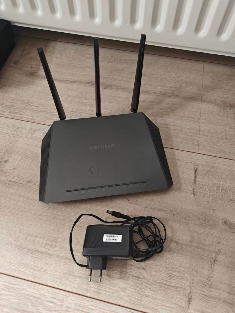 NETGEAR Nighthawk R7000 AC1900 Smart WiFi Router (R7000), Computers en Software, Routers en Modems, Ophalen of Verzenden, Gebruikt