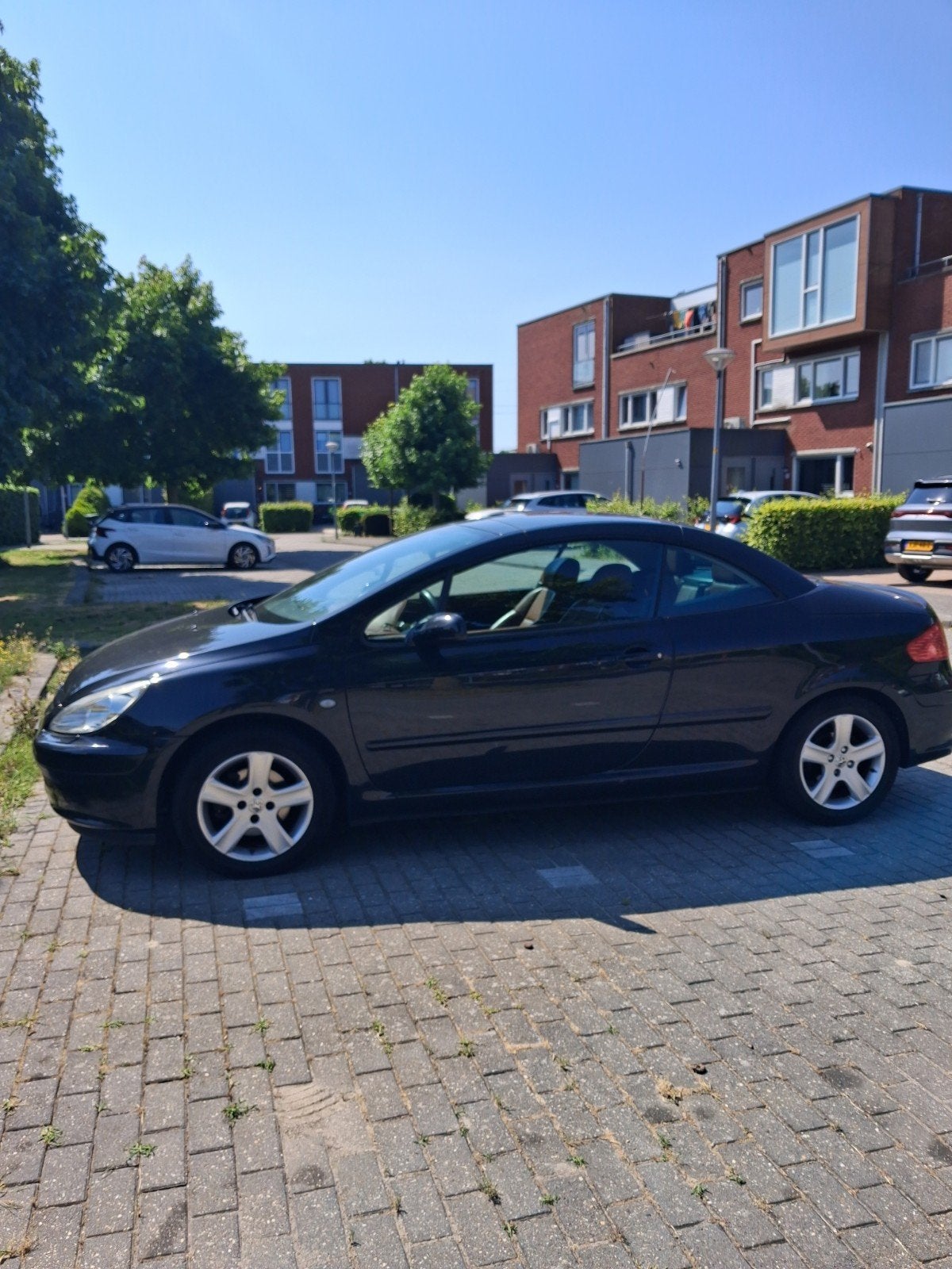 Peugeot 307 2.0 16V CC 2003 Zwart, Auto's, Voorwielaandrijving, 4 cilinders, Cabriolet, 4 stoelen