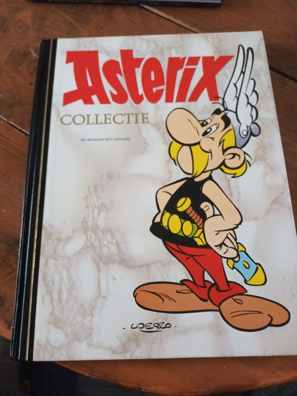 Asterix Collectie: De Roos en het Zwaard (hardcover), Boeken, Eén stripboek, Ophalen of Verzenden, Zo goed als nieuw, R. Goscinny - A. Uderzo