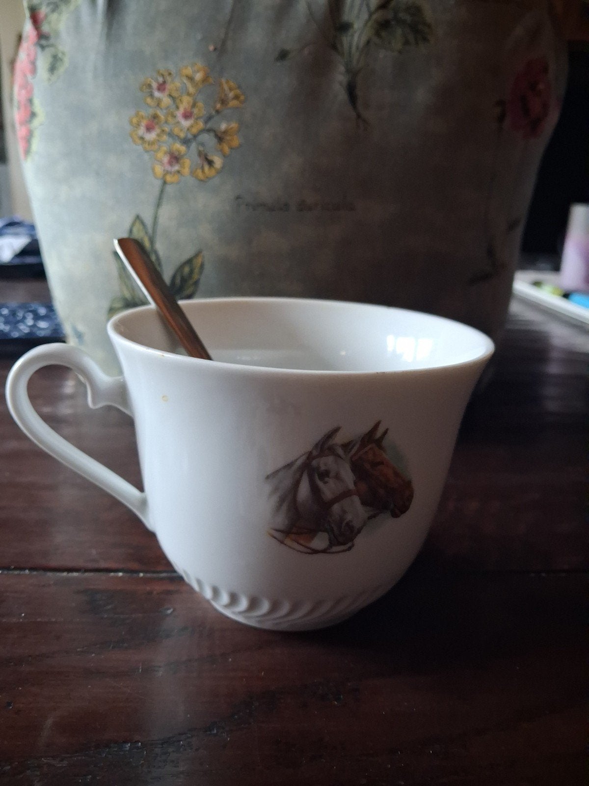 Gezocht: dun porseleinen kopjes/bekers., Antiek en Kunst, Antiek | Servies los, Ophalen of Verzenden