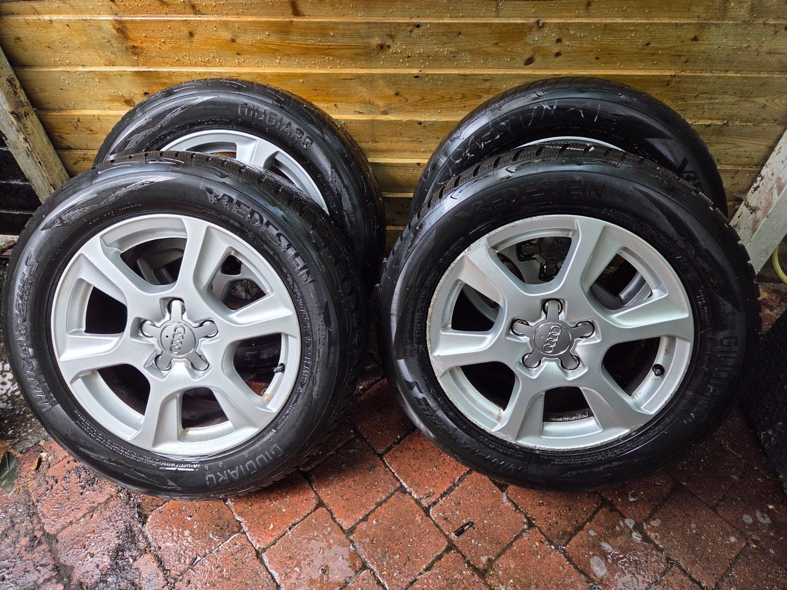 Vredestein winterbanden op originele Audi velgen A4 (2011), Auto-onderdelen, Banden en Velgen, Ophalen, Gebruikt, 16 inch, Banden en Velgen