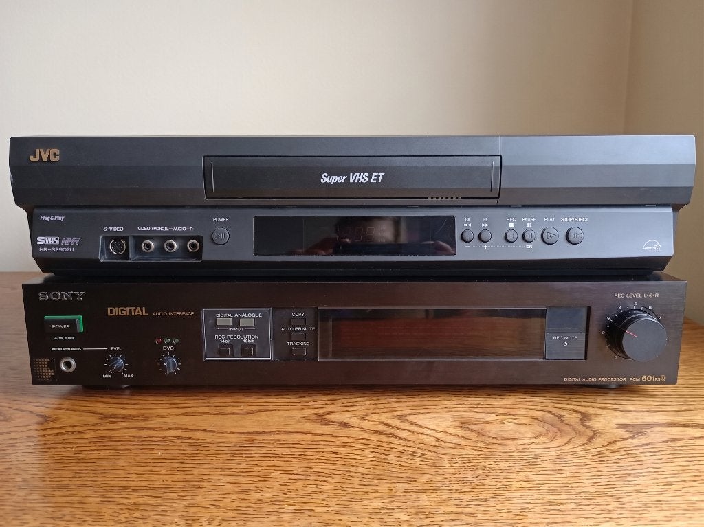 Zeldzame Sony PCM-601ESD digitale processor & JVC S-VHS-deck, Ophalen of Verzenden, Gebruikt