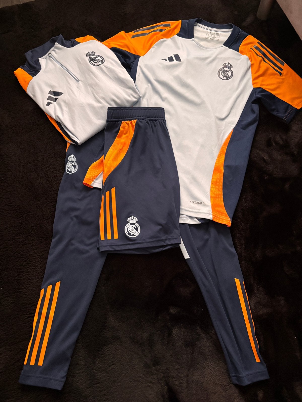 Real madrid adidas pak te koop maat s, Ophalen of Verzenden, Zo goed als nieuw, Wit, Voetbal