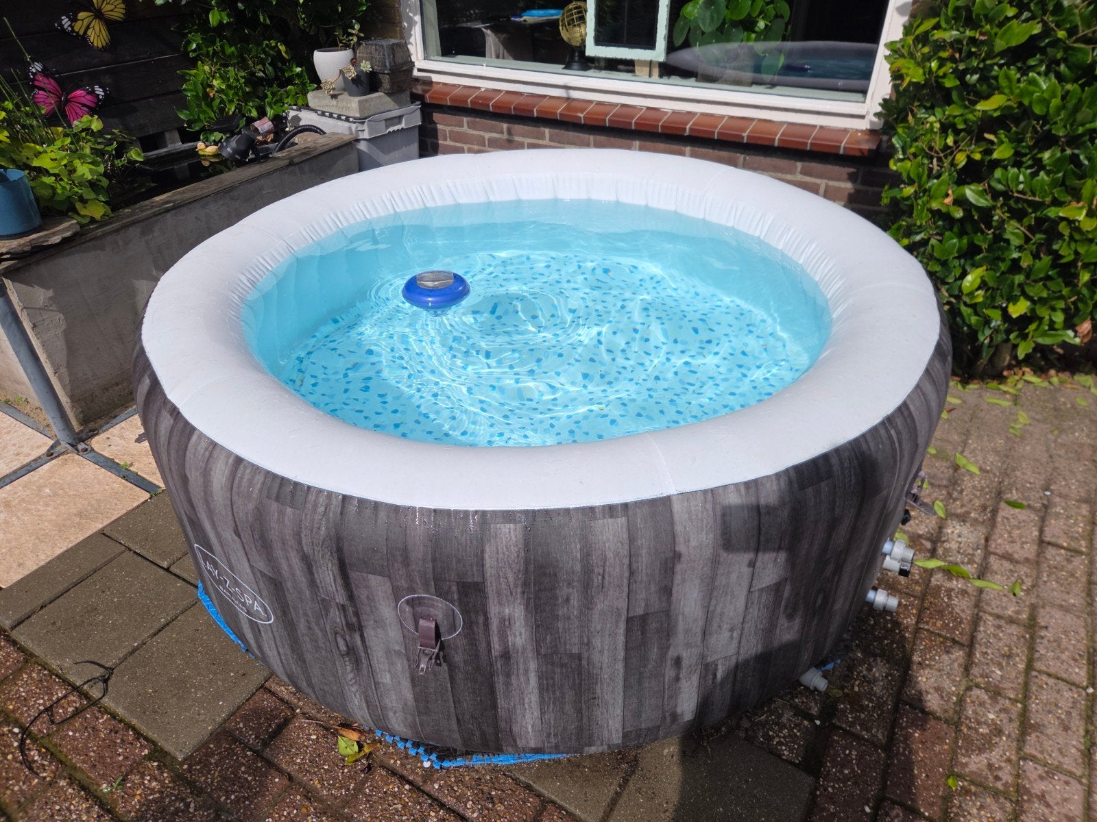 Jacuzzi (Lees beschrijving), Ophalen, Zo goed als nieuw, Pomp, Opblaasbaar