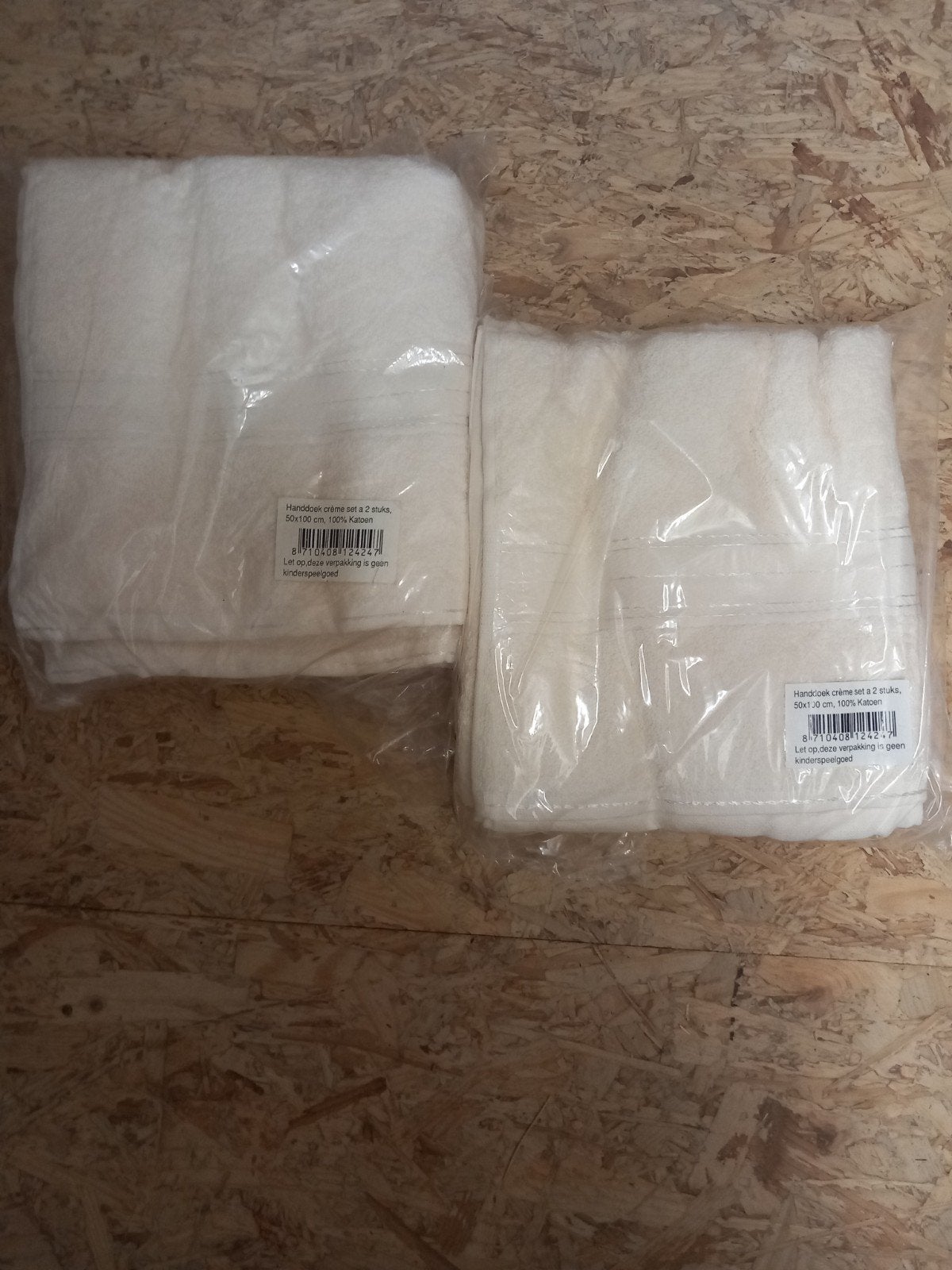 Nieuwe crème handdoeken set - 2x2 stuks, 50x100 cm, Ophalen of Verzenden, Nieuw, Beige, Handdoek