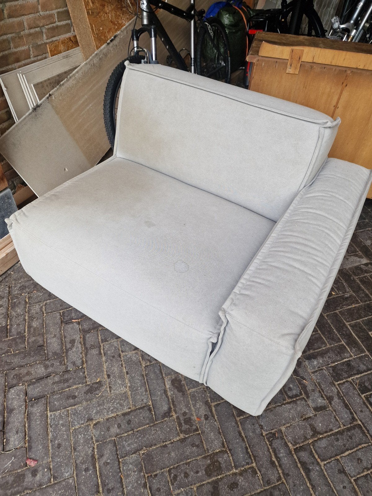 Comfortabele grijze fauteuil,  hoek van bank, Ophalen, Zo goed als nieuw, Eén, Modern