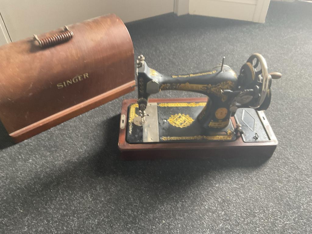 Antieke Singer Naaimachine met Houten Koffer, Ophalen