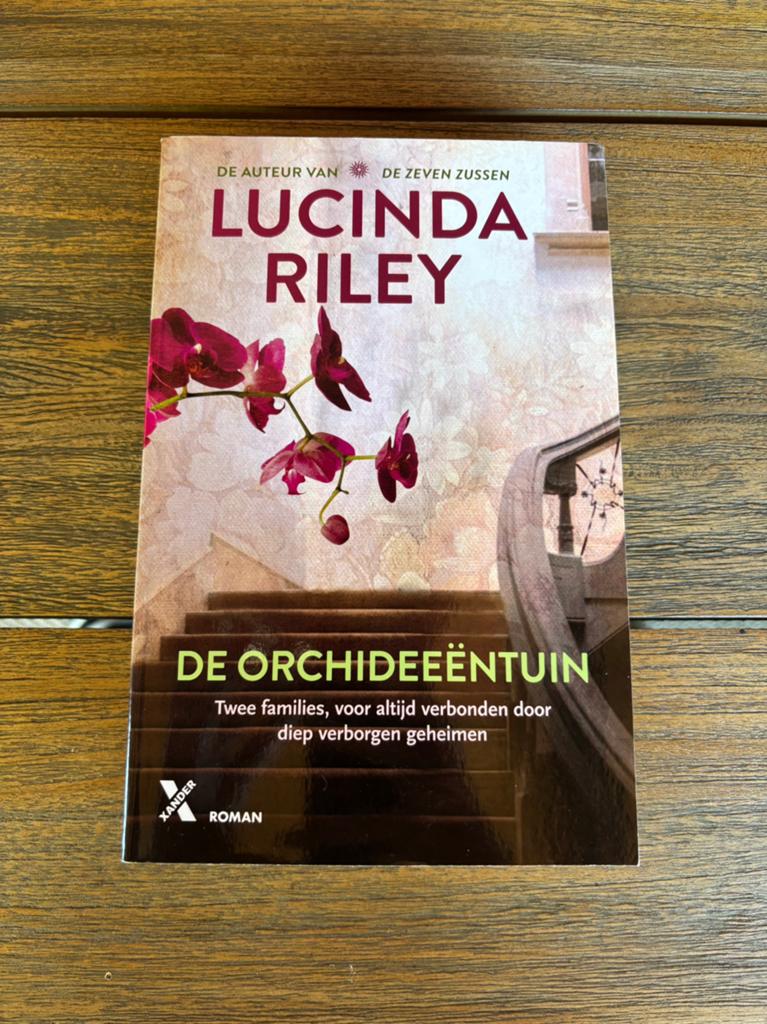 De Orchideeëntuin - Lucinda Riley, Ophalen of Verzenden, Zo goed als nieuw