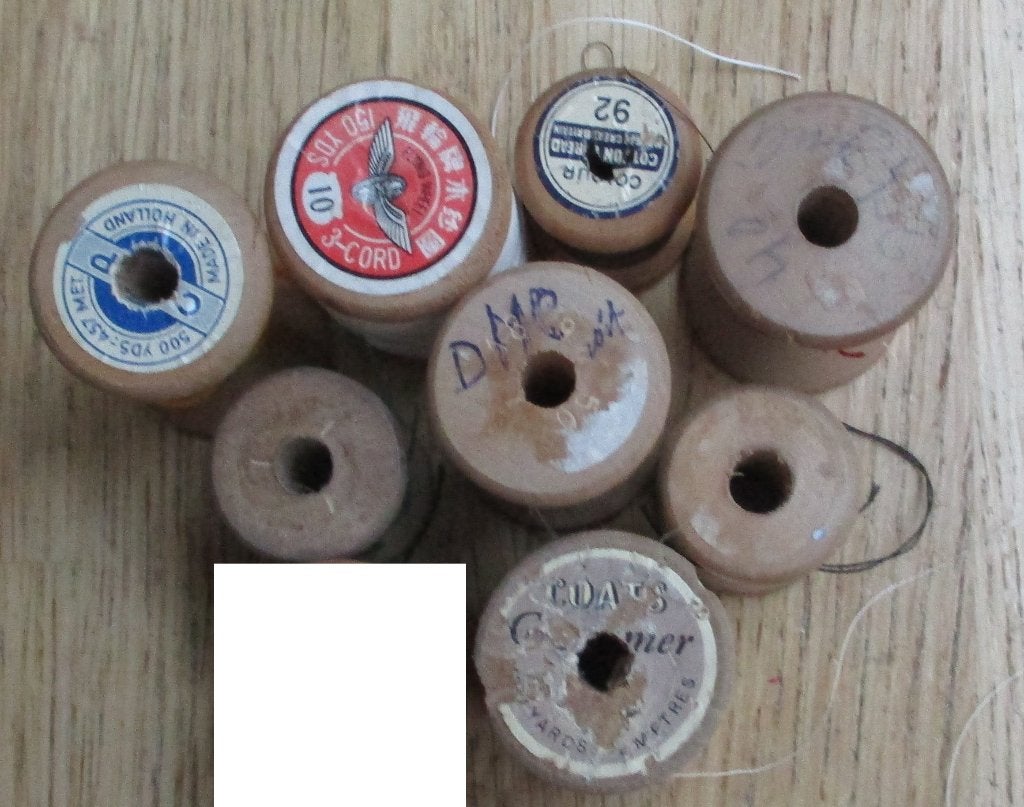 8 oude garenklosjes, origineel garen ook 'hergebruikt', Ophalen of Verzenden, Garen of Naald(en)