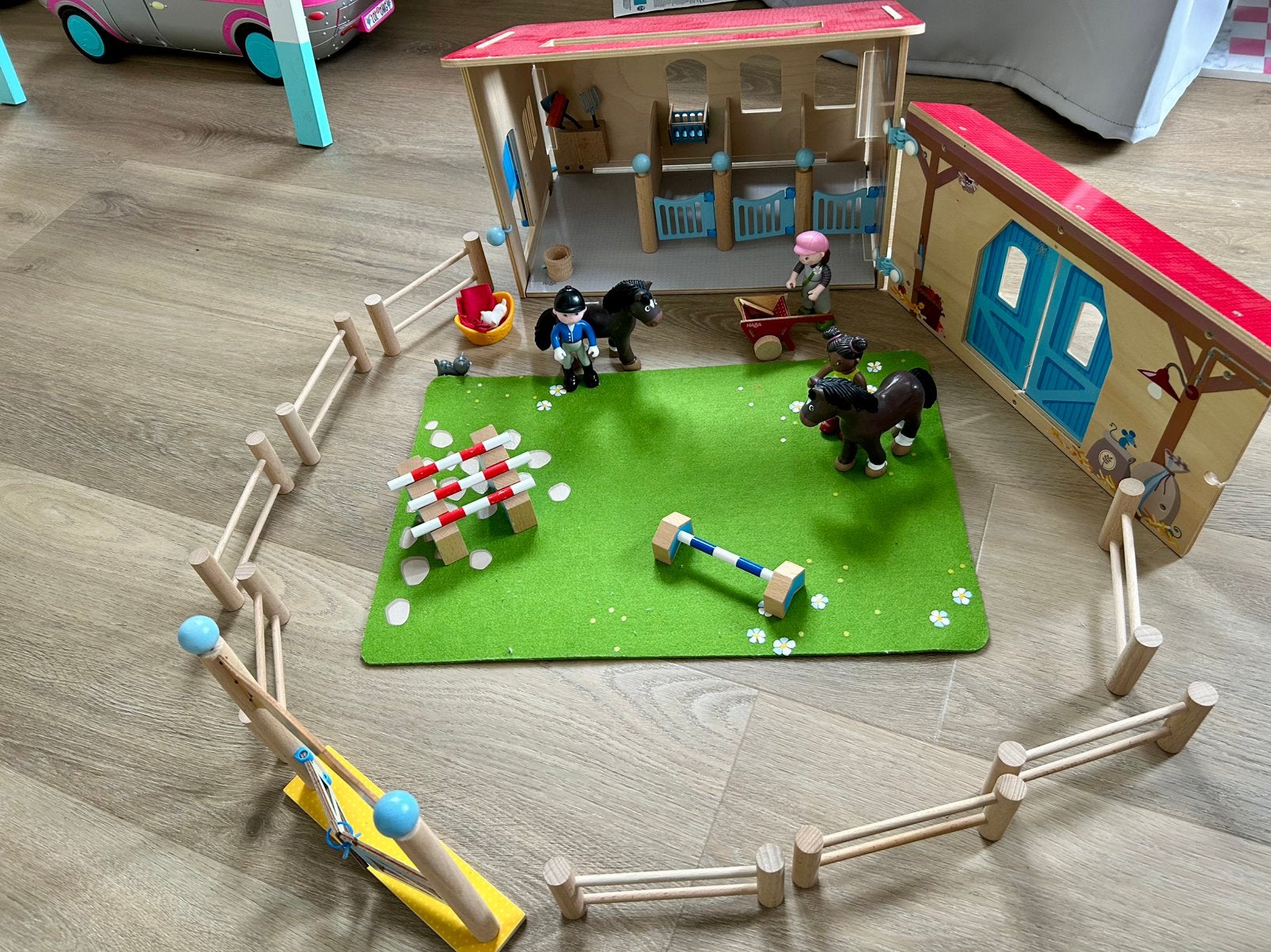 Schleich paardenstal compleet als nieuw!, Ophalen of Verzenden, Zo goed als nieuw