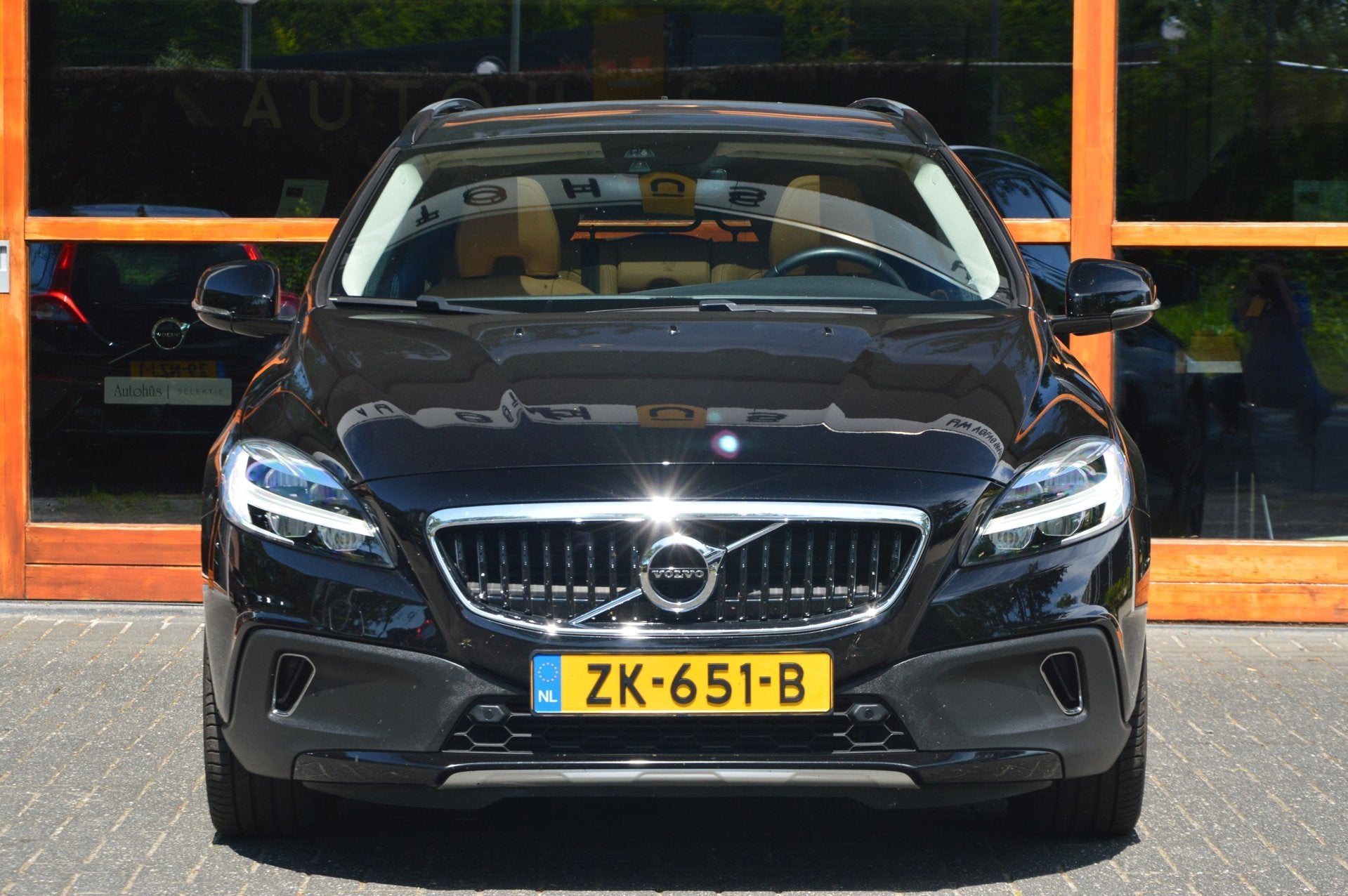 Volvo V40 Cross Country T3 Polar+ Luxury | Dealer Onderhoude, Dealer onderhouden, Euro 6, 4 cilinders, 700 kg