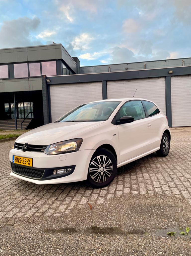 Volkswagen Polo 1.2 2013 / 85d KM! / CarPlay / STOELVERW!!, Auto's, Volkswagen, Voorwielaandrijving, Euro 5, 967 kg, Zwart