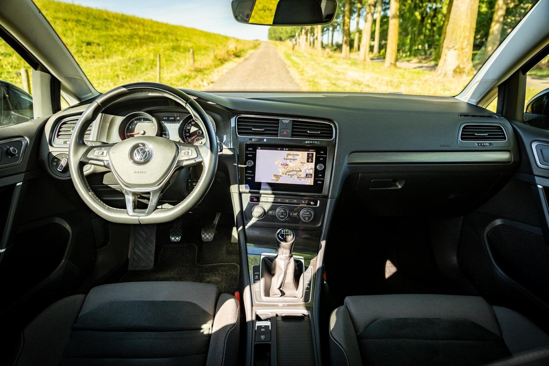 Volkswagen Golf 1.0 TSI Comfortline Business | Verkocht!, Euro 6, Met garantie (alle), Zwart, Bedrijf