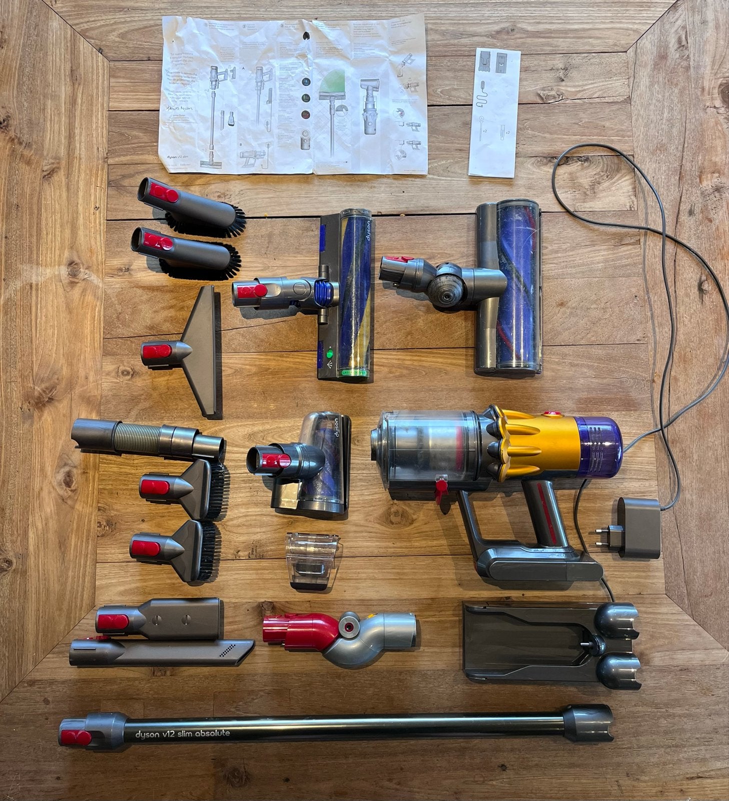 Dyson V12 Slim Absolute Draadloze Steelstofzuiger