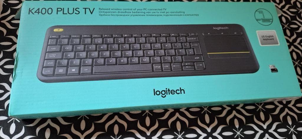 Logitech K400 TV Plus toetsenbord+ USB, Logitech, Ophalen of Verzenden, Zo goed als nieuw, Draadloos