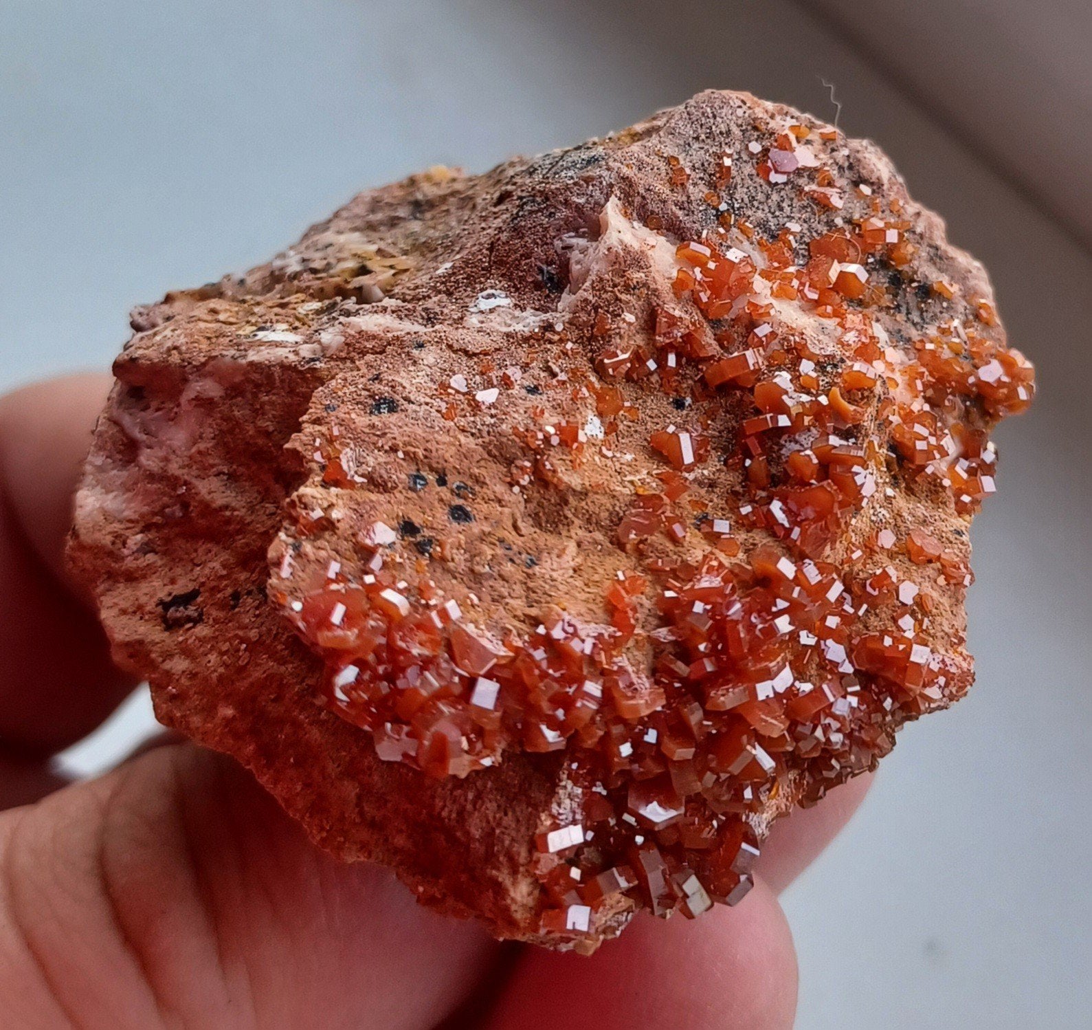 Vanadiniet - Marokko (1), Verzamelen, Mineralen en Fossielen, Ophalen of Verzenden, Mineraal