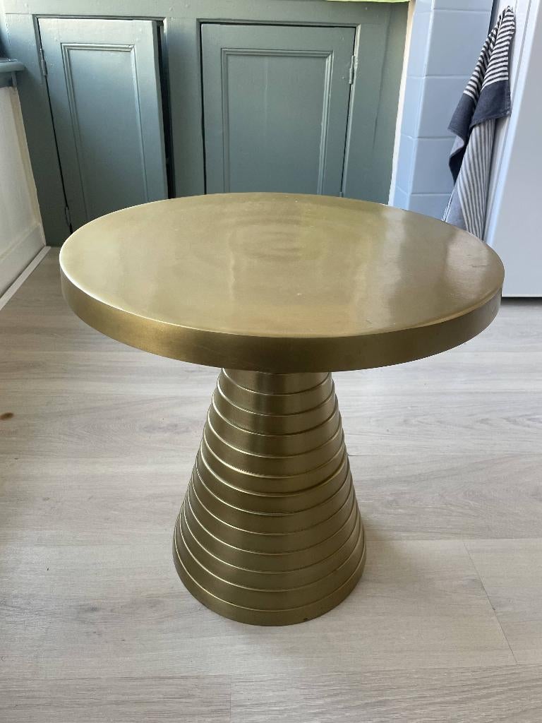 Goudkleurig bijzettafeltje (MADE), Huis en Inrichting, Tafels | Bijzettafels, Minder dan 55 cm, Gebruikt, Metaal of Aluminium