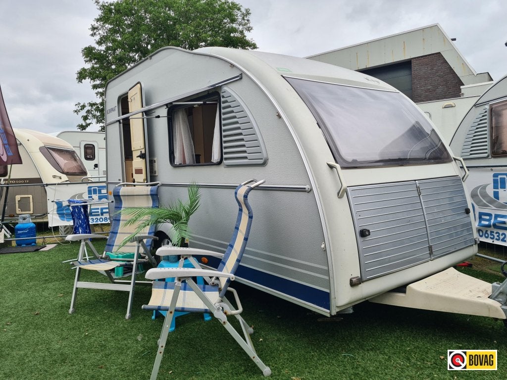 KIP KOMPAKT 37 K / VAST DAK / VOORTENT, Caravans en Kamperen, Caravans, Kip, Bedrijf, Stabilisator, 500 - 750 kg