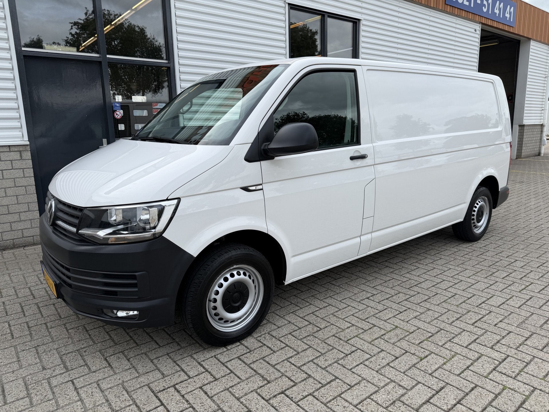 Volkswagen Transporter 2.0 TDI 150pk DSG automaat / L2H1 Com, Stof, Gebruikt, 4 cilinders, Volkswagen