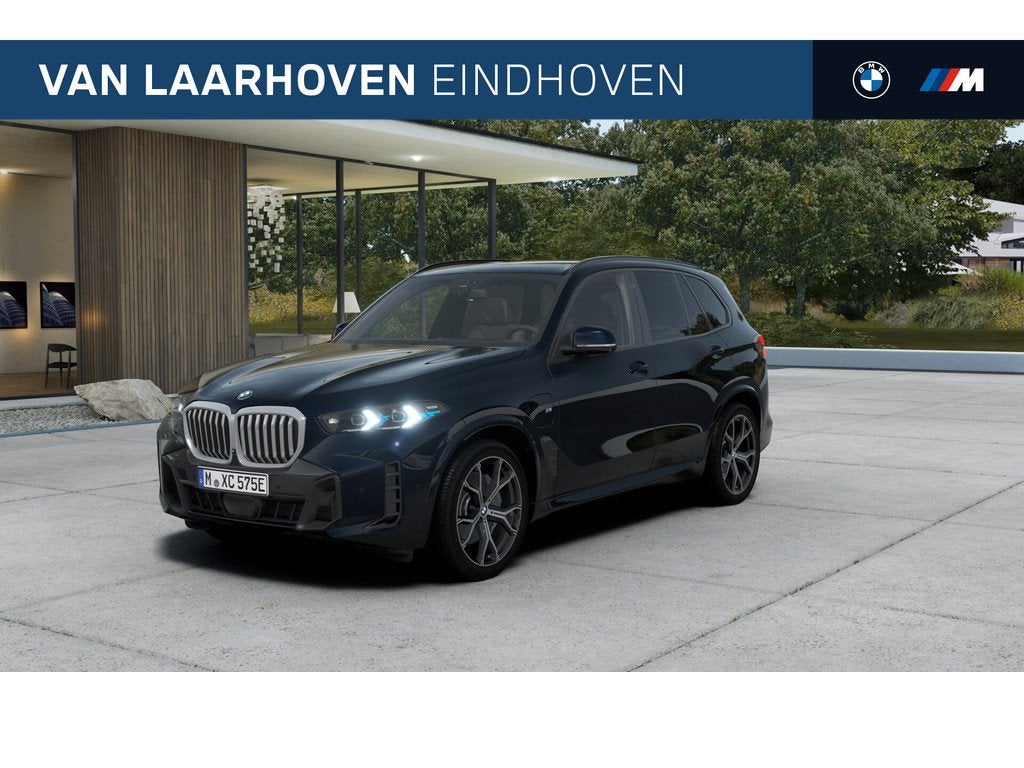 BMW X5 xDrive50e M Sport Automaat / Panoramadak / Trekhaak /, Auto's, BMW, Automaat, 2395 kg, Zwart, Leder