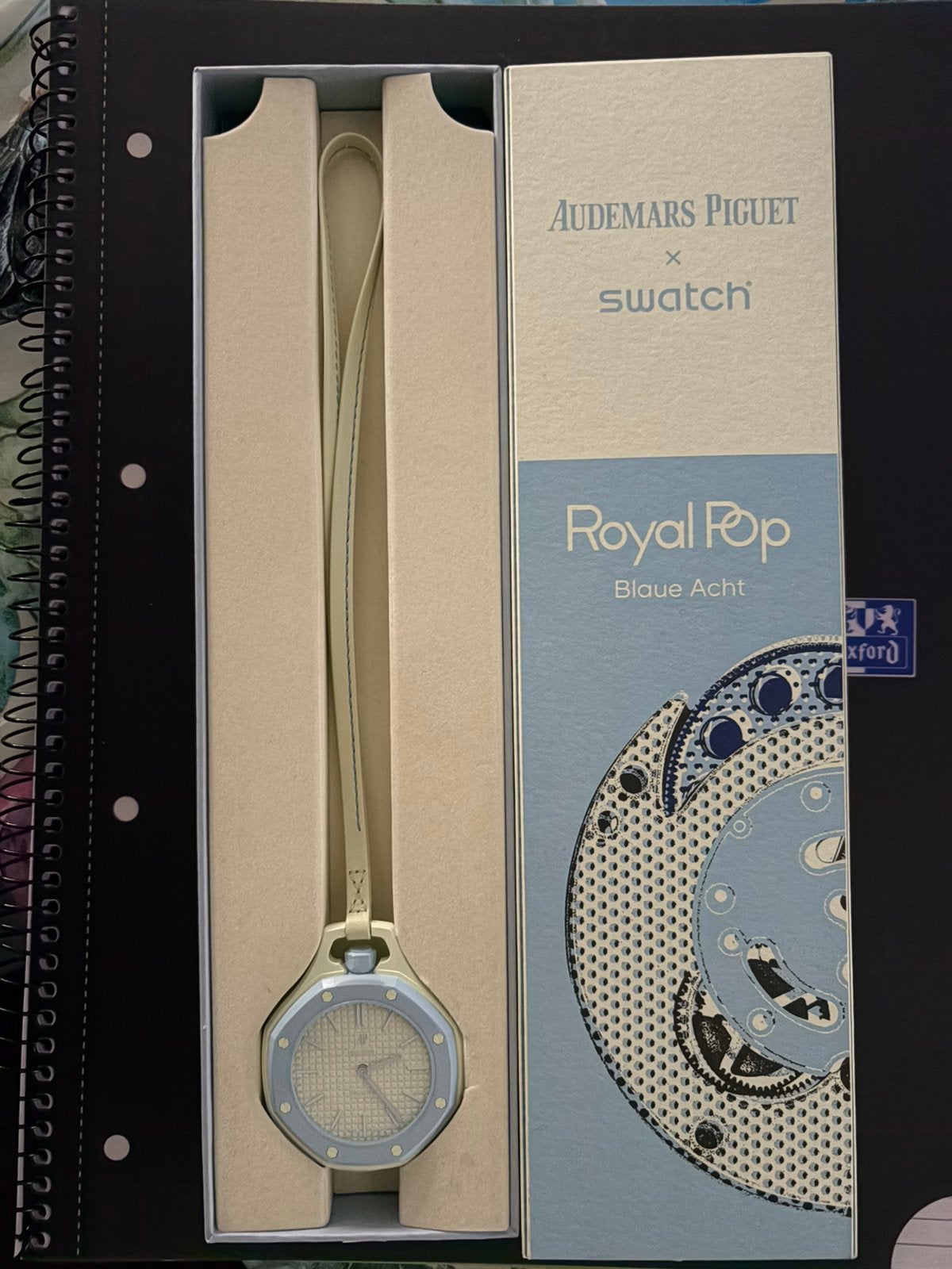Tekoop nieuwe ap swatch royal pop, Zakhorloge, Kyano.hkm@icloud.com, Swatch, Nieuw