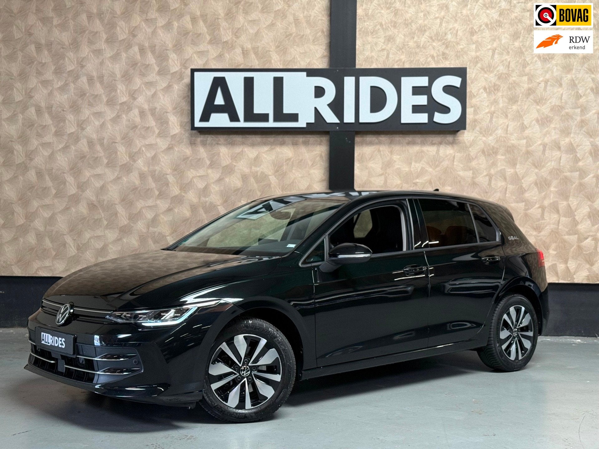 Volkswagen GOLF 1.5 eTSI | Stoel/Stuurverwarming | Carplay |, Dealer onderhouden, Stof, 116 pk, Zwart