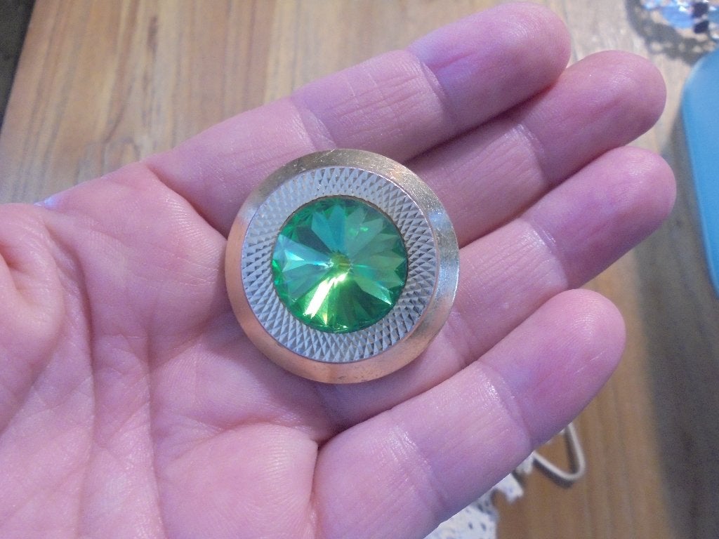Vintage sjaalklem parelmoer gekleurd, Overige materialen, 4 tot 7 cm, Ophalen of Verzenden, Zo goed als nieuw