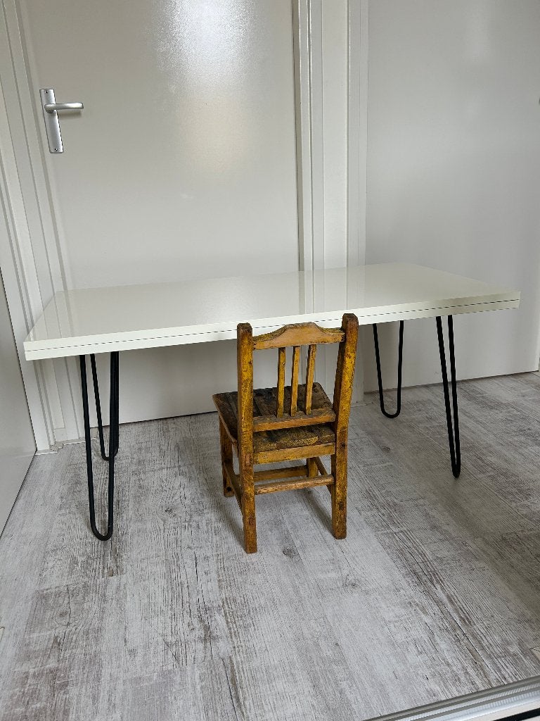 Bureau/tafel + stoel voor kleuters/schoolkinderen t/m 9 jaar, Ophalen, Zo goed als nieuw, Tafel(s) en Stoel(en)