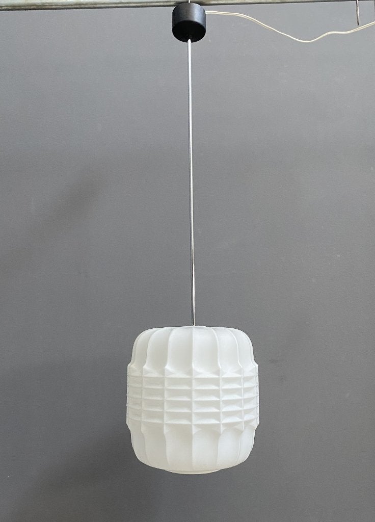 60 jaren Ivan Jakeš hang lamp wit opaline glas brutalist, Glas, Gebruikt, Vintage design, E27 (groot)