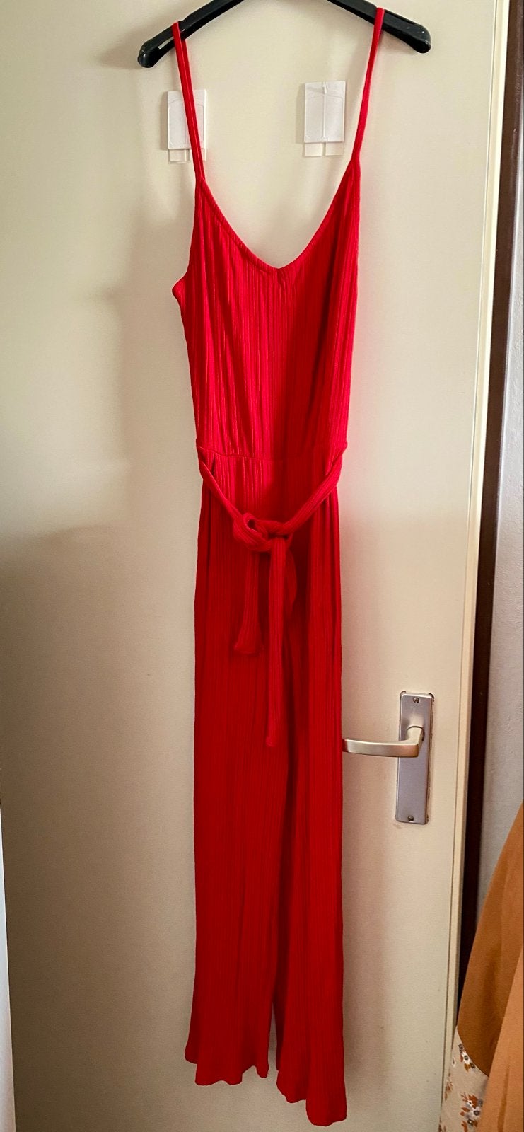 Bershka Jumpsuit Rood Maat M Zo Goed Als Nieuw, Kleding | Dames, Ophalen of Verzenden, Zo goed als nieuw, Maat 38/40 (M), Rood