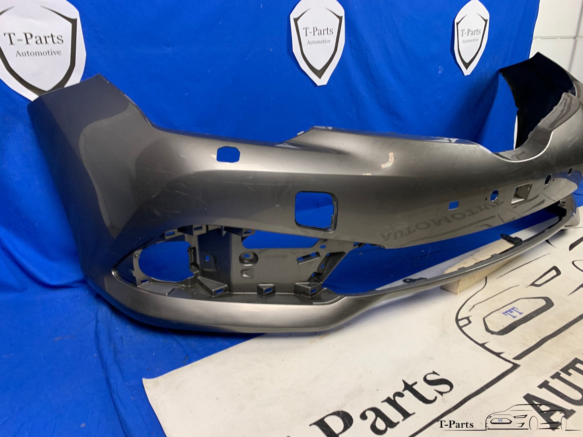 Toyota auris voorbumper sproeiers bumper, Info@fabrikant.eu, Ophalen of Verzenden, Toyota, Bumper